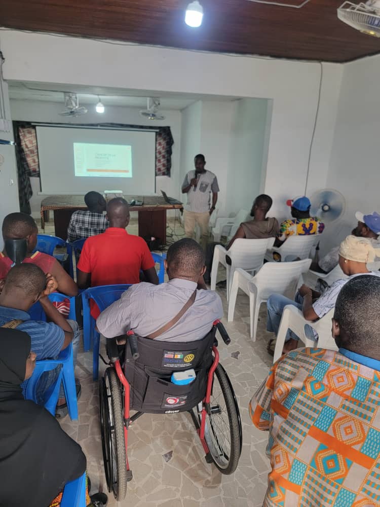 Sensibilisation sur le cancer de la prostate et de dépistage des maladies métaboliques (hypertension artérielle et diabète) au sein de l'association CAPHCI à Abobo SOGEFIA - Photo 5