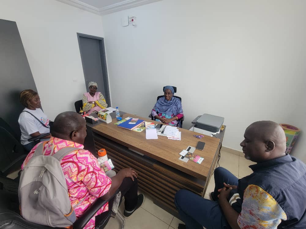 Activité de sensibilisation sur le cancer du sein et du col - Photo 8